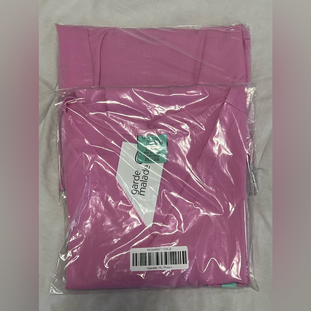 Garde-Malade Scrub set NWT